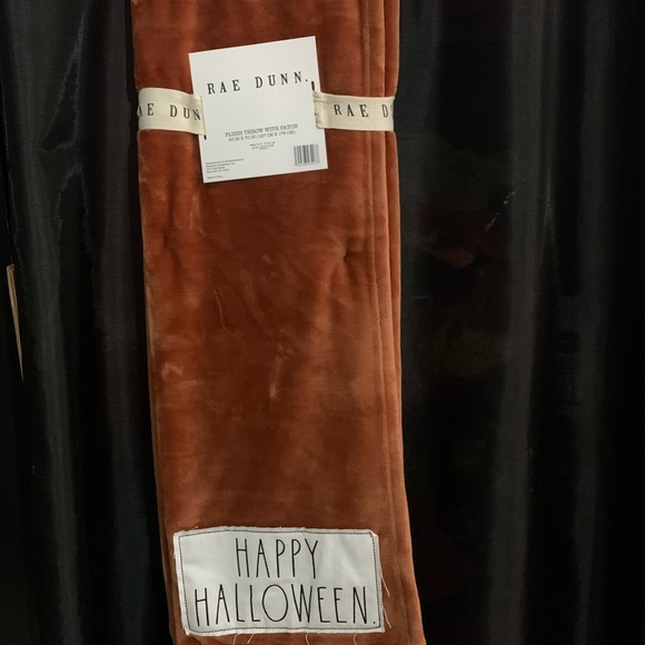 Rae Dunn Happy Halloween 🎃 plush throw - Picture 3 of 8